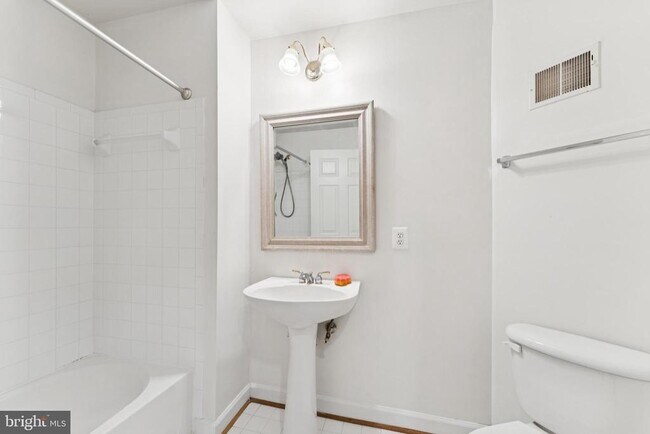 Building Photo - 12423 Falconbridge Dr