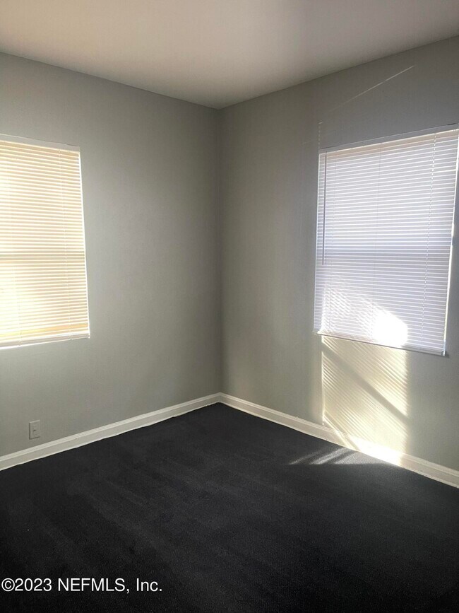 Building Photo - 5467 Windermere Dr