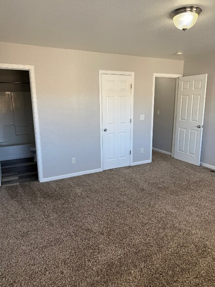 Building Photo - 609 Dinwoody Way