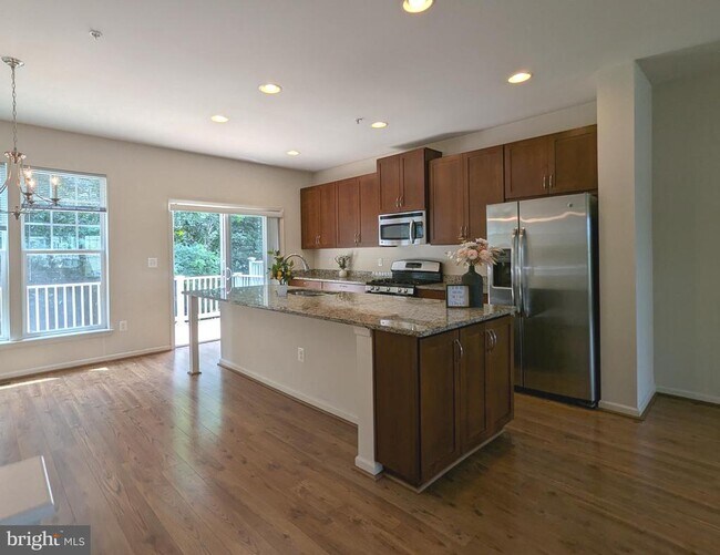 Building Photo - 22404 Glenbow Way