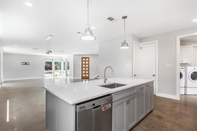 Building Photo - 2228 Madera St