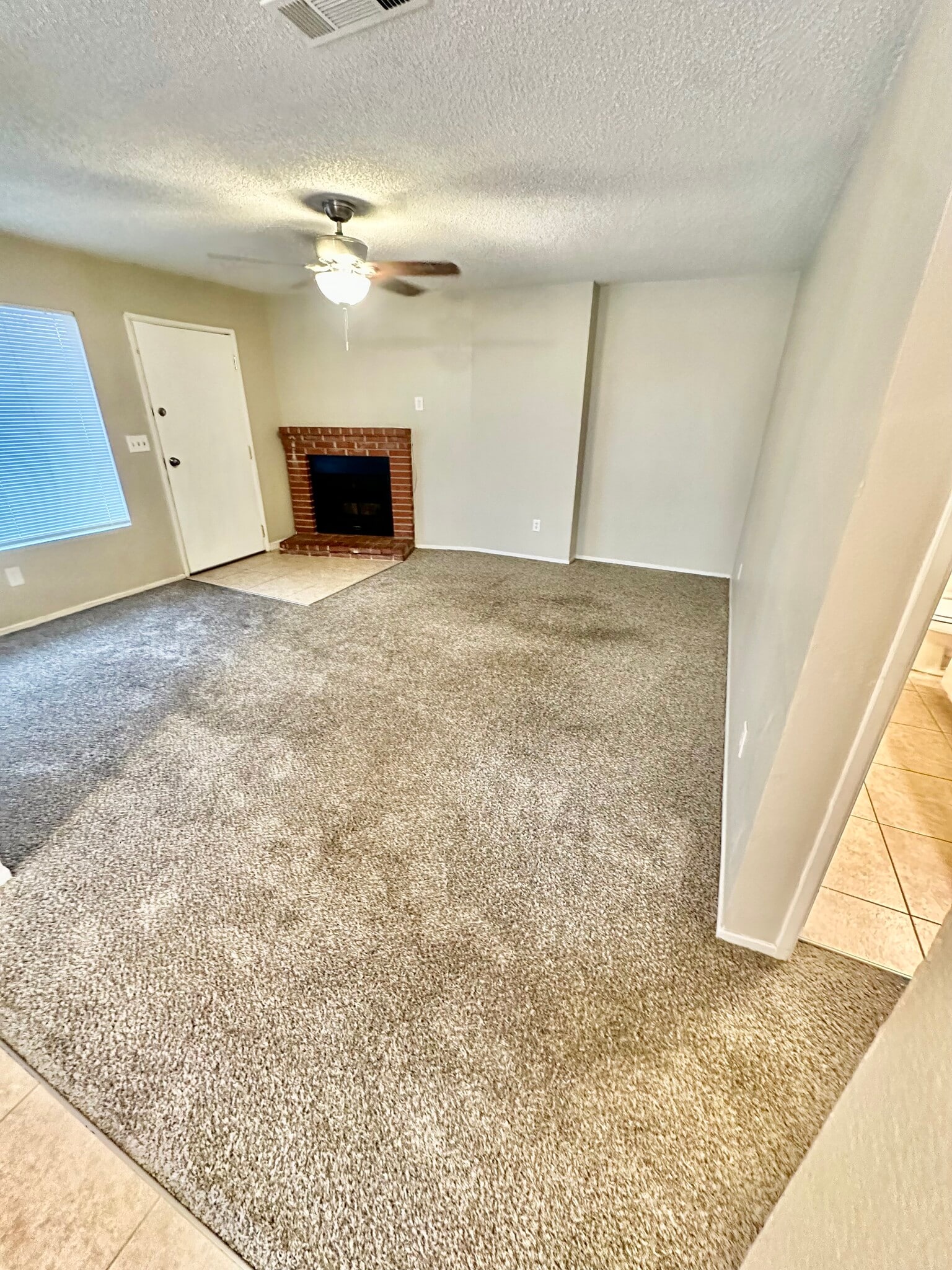 living room - 6005 Hill Dale Ct