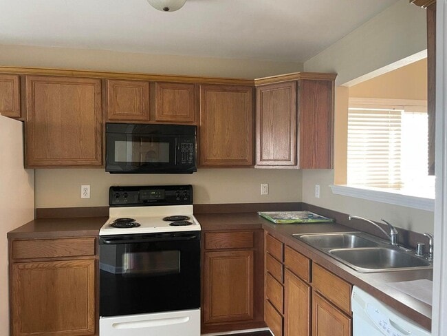 Building Photo - 2576 Moray Pl