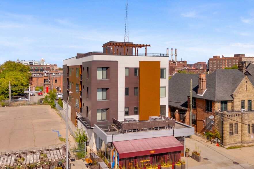 Building Photo - 438 Selden St