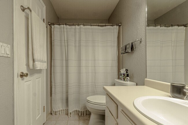 Building Photo - Briargate home on Chancellor for rent!