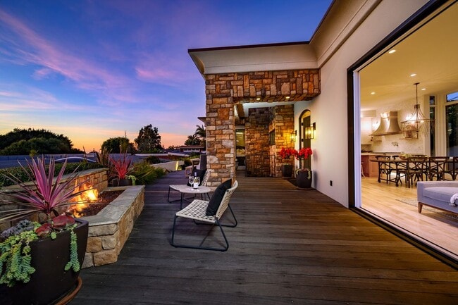 Building Photo - 334 La Amatista Rd