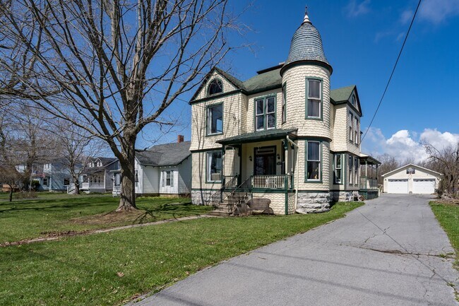 Primary Photo - 11853 NY-12E