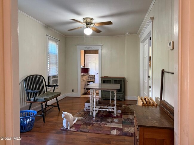 Building Photo - 172 Kingsboro Ave