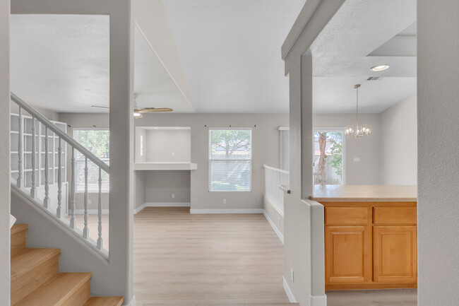 Building Photo - 1568 Lamplight Village Ln
