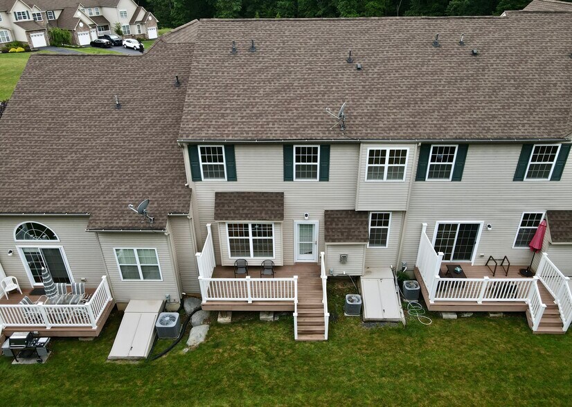 Building Photo - 1824 Big Ridge Dr