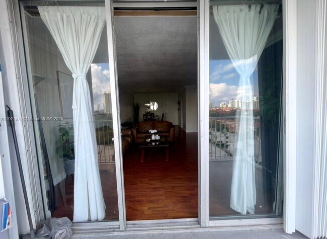 Building Photo - 2851 NE 183rd St