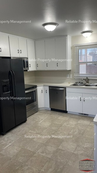 Building Photo - 890 John Adams Pky