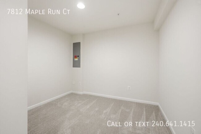 Building Photo - 7812 Maple Run Ct