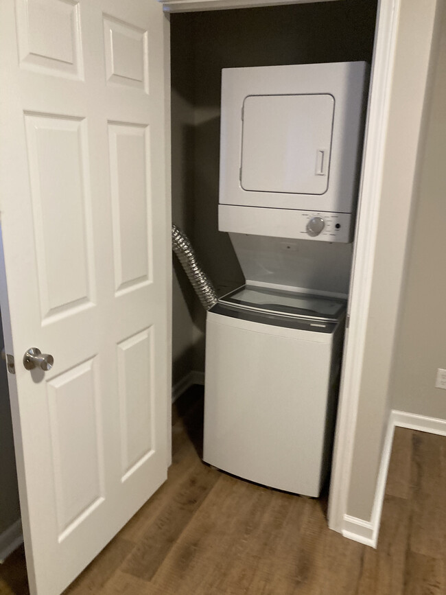 Washer/dryer in unit - 101 W Starr Ave