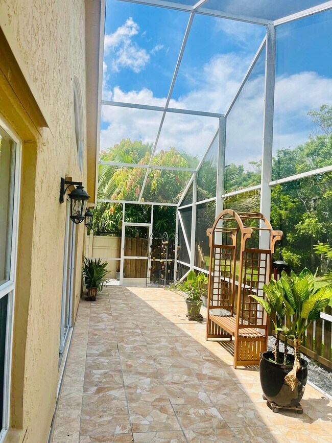 Building Photo - 6817 Barnwell Dr