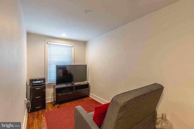 Building Photo - 216 W Lafayette St