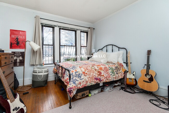 Building Photo - 448 Park Dr