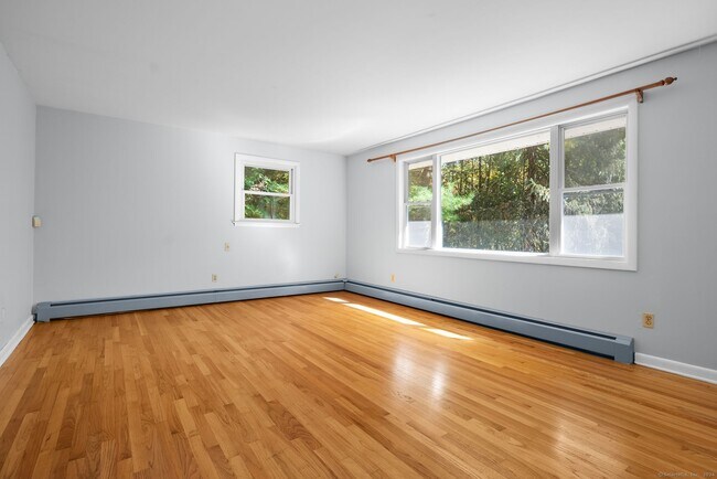 Building Photo - 677 Woodtick Rd