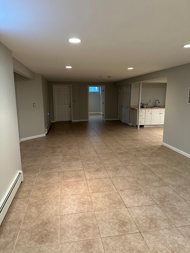 Primary Photo - 27 Southview Cir