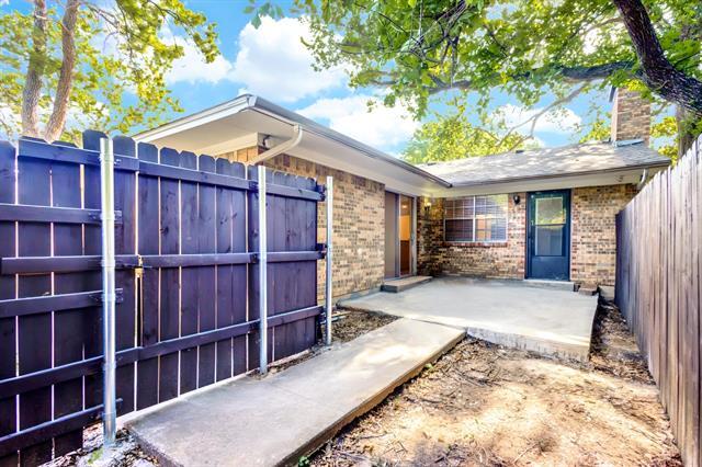 Building Photo - 524 N Woods St