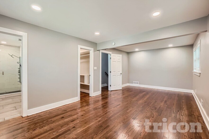 Building Photo - 2241 Wallingford Dr