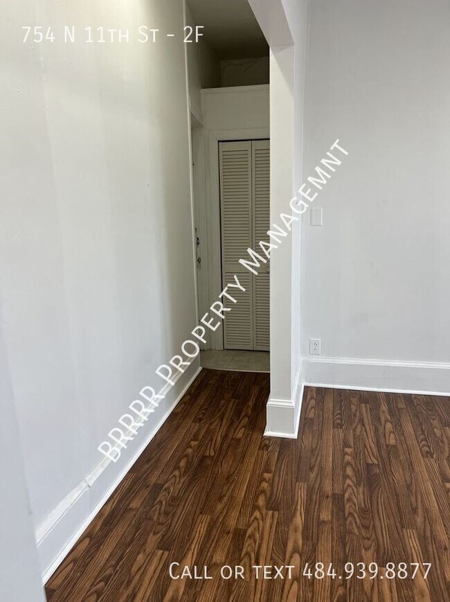 Building Photo - 754 N 11th St