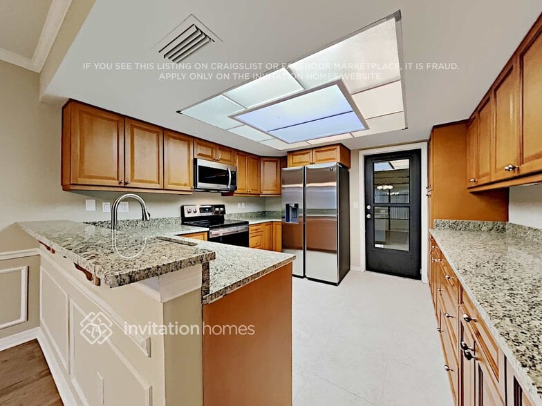 Building Photo - 1449 Lake Marion Dr