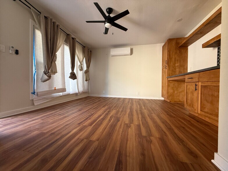 Building Photo - 132 Palm Ave