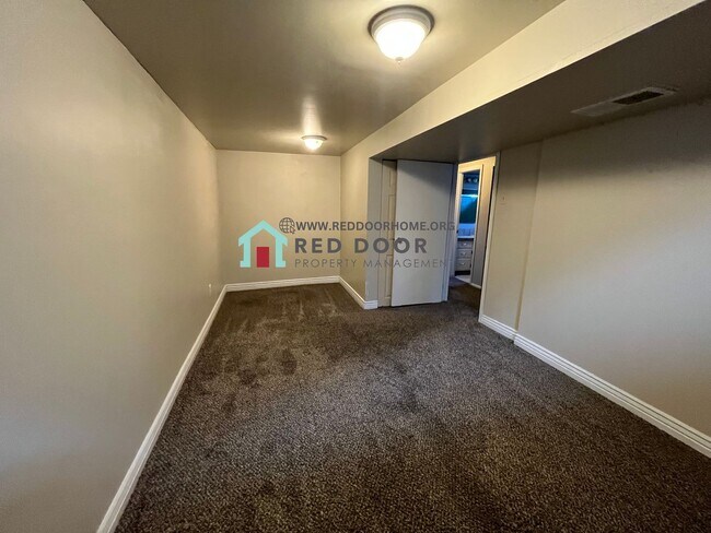 Building Photo - 5101 Silverwood Ct