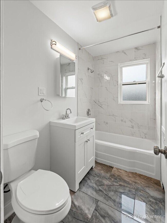 Building Photo - 2 bedroom in Chicago IL 60625