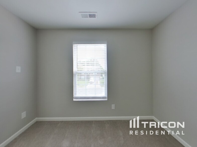 Building Photo - 12724 Frank Wiley Ln
