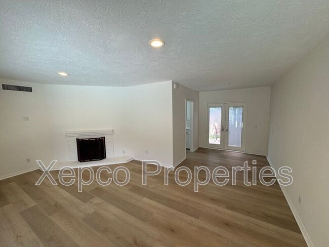 Building Photo - 432 Avenida Ortega