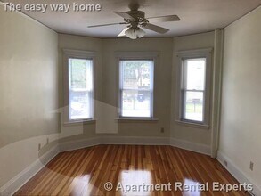 Building Photo - 11 Myrick St