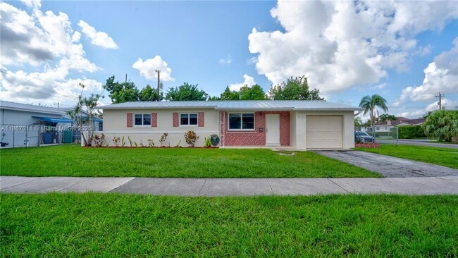 Building Photo - 8942 SW 16th St