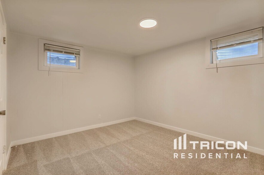 Building Photo - 3115 Xanadu St