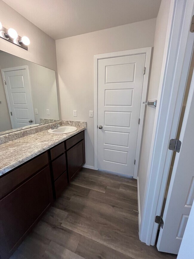 Building Photo - *Pre-leasing* Three Bedroom | Two and a Half Bathroom Home in Farmington