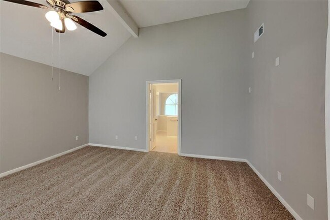 Building Photo - 4726 Green Trail Dr