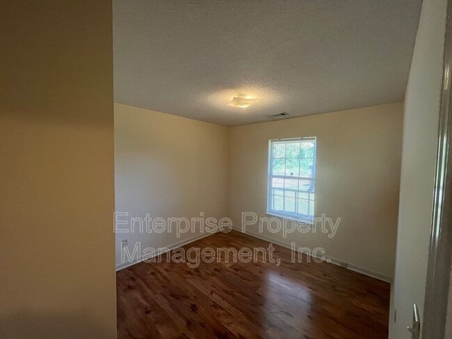 Building Photo - 3931 Long Creek Rd