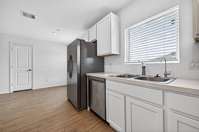 Building Photo - 27003 Euphonia Grn Ln