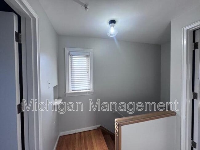 Building Photo - 2714 Glenview Ave