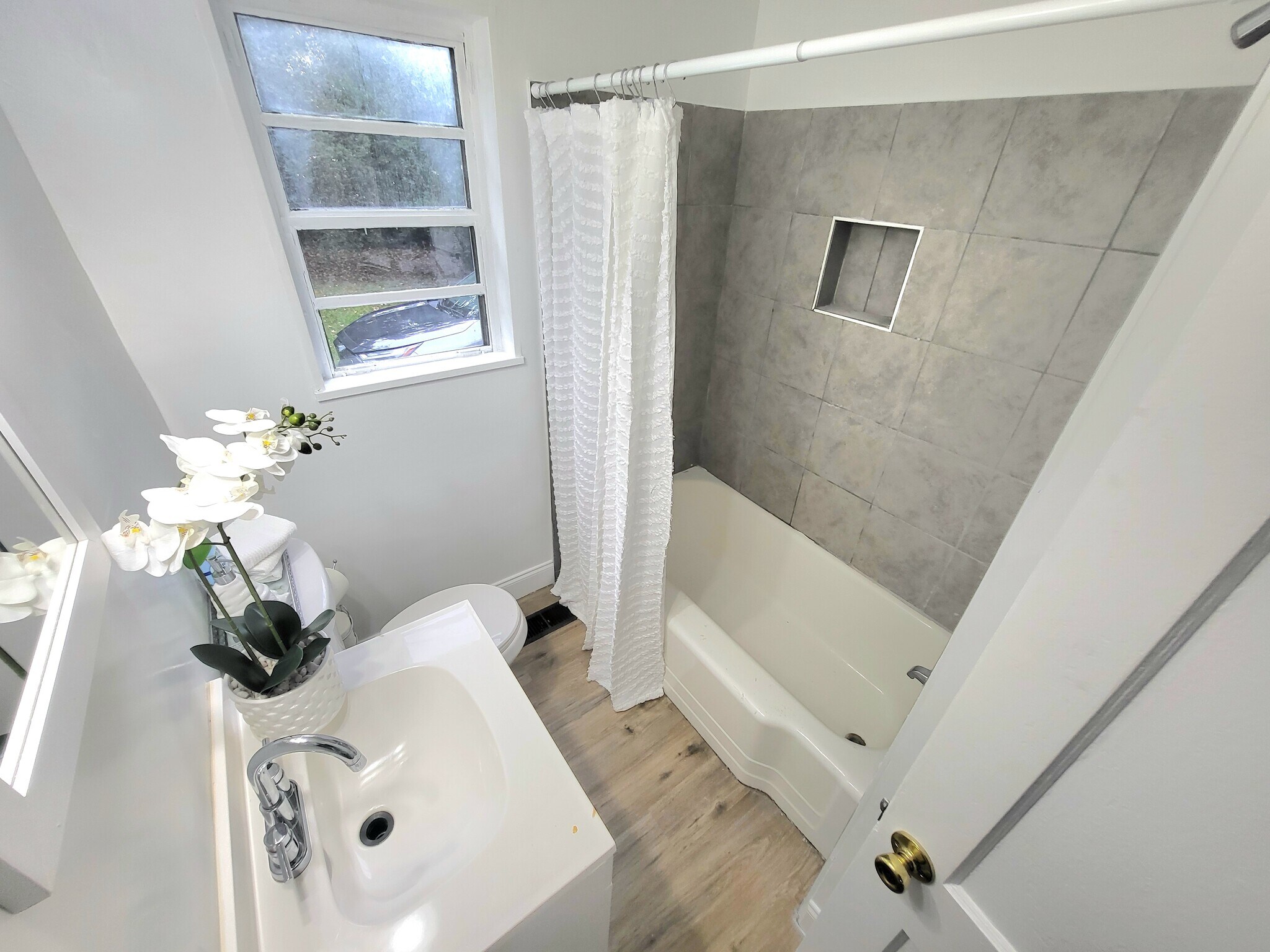 Building Photo - 110 Astor St