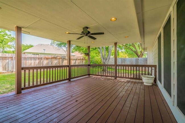 Building Photo - 1832 Camas Dr
