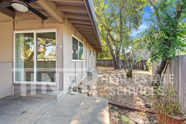 Building Photo - 4920 Douvan Ct