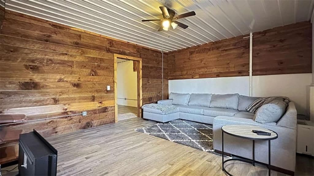 Building Photo - 360 Prince Dr