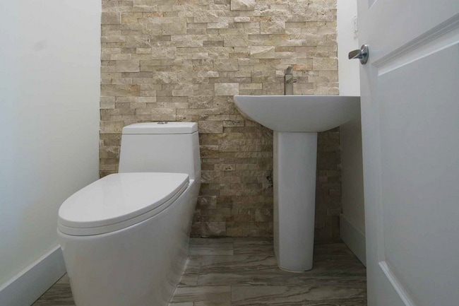 Building Photo - 751 Quincy St