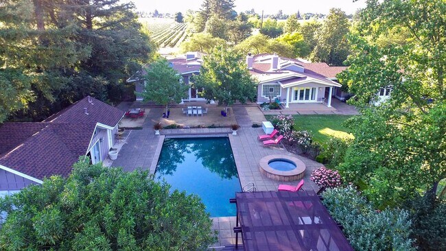 Primary Photo - 1765 Zinfandel Ln