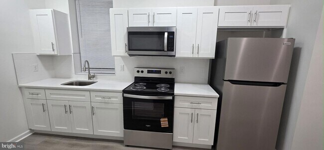 Building Photo - 2233 N 16th St