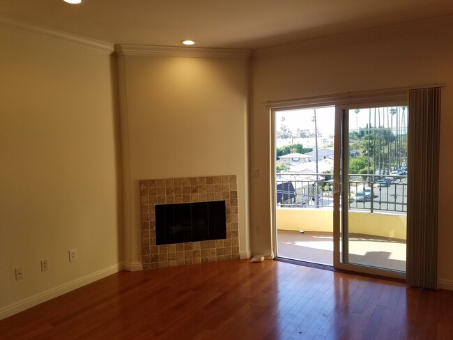 fireplace in living room - 13226 Moorpark St