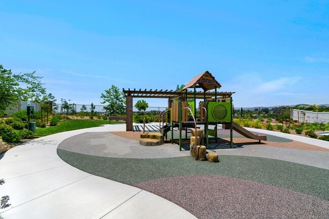 Building Photo - 4 bedroom - Pacific Ridge in Oceanside