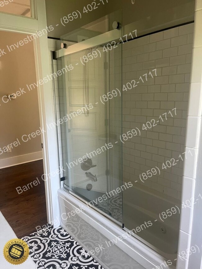 Building Photo - 2-Bed 1-Bath House